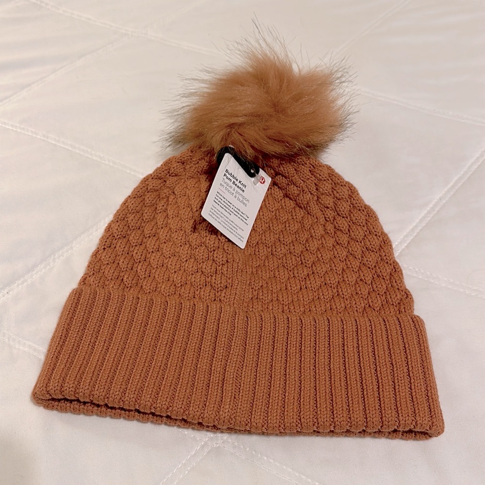 Lululemon bubble knit Pom beanie OS - Picture 1 of 9